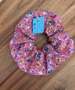 scrunchie λουλούδια σε ροζ