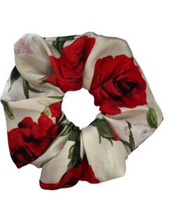 κόκκινα τριαντάφυλλα σατέν scrunchie