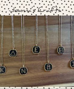 κολιέ μονόγραμμα miyuki